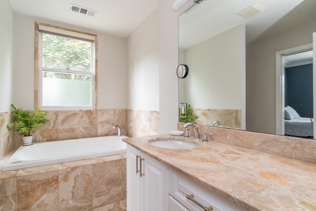 44 Rawson Road, Unit 2 Brookline, MA 02445 - Photo 12 of 29