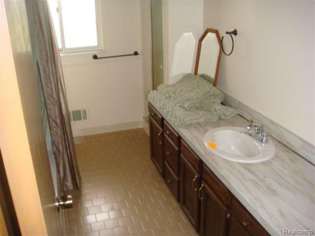 8651 Frith Road Columbus, MI 48063 - Photo 13 of 18 frith (81) (Small).JPG
