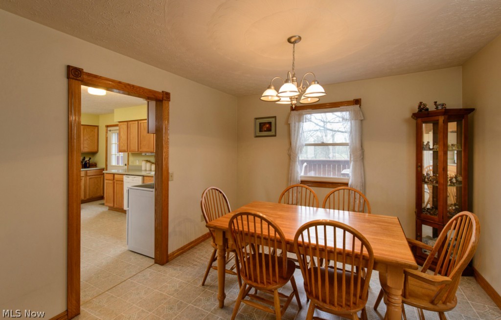 24797 Ridge Road East Rochester, OH 44625 - Photo 10 of 20 Dining room