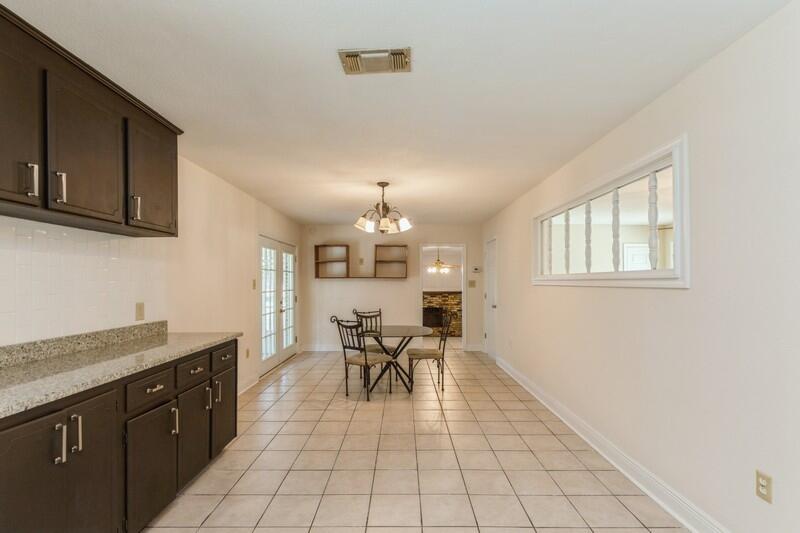 5365 Monterrey Road Crestview, FL 32539 - Photo 9 of 34 Gallery Image 9