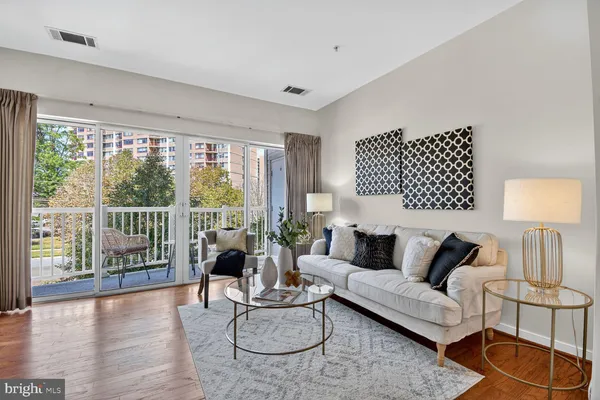 $2,750 | 8045 Newell Street, Unit 107, Silver Spring, MD 20910