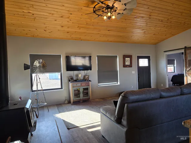 $795,000 | 3209 Schwenkfelder Road, Cambridge, ID 83610