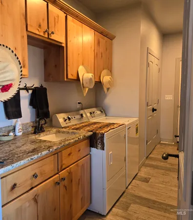 $795,000 | 3209 Schwenkfelder Road, Cambridge, ID 83610
