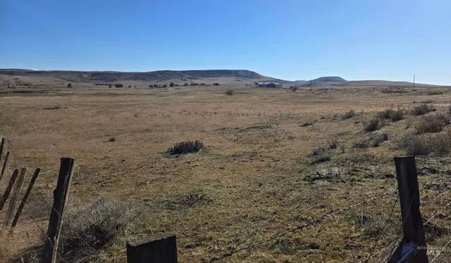 $795,000 | 3209 Schwenkfelder Road, Cambridge, ID 83610