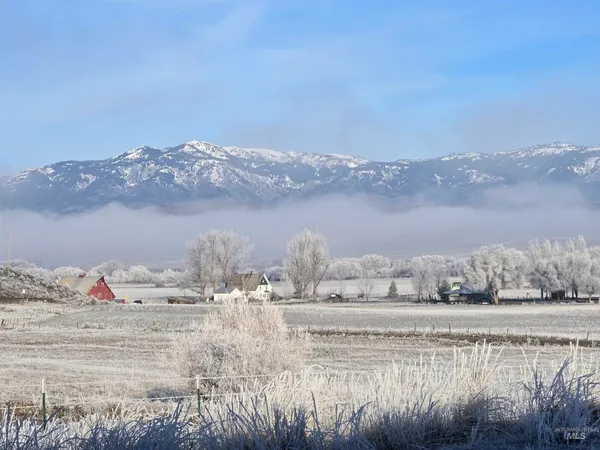 $795,000 | 3209 Schwenkfelder Road, Cambridge, ID 83610