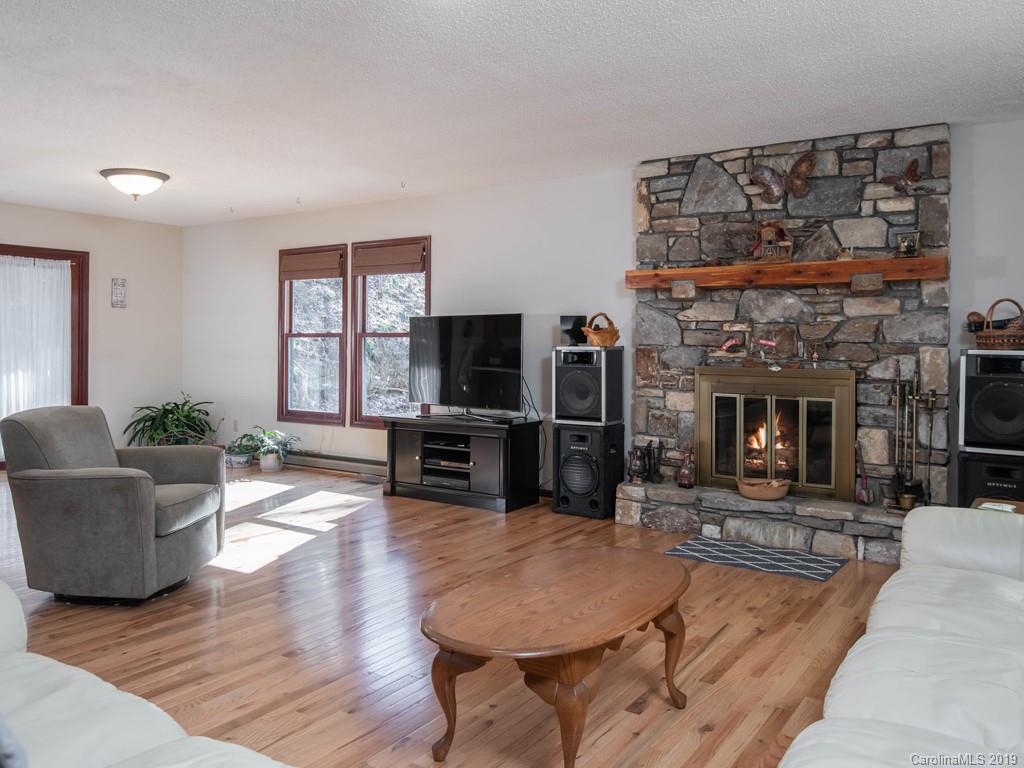 28 Buck Ridge Road Fairview, NC 28730 - Photo 7 of 34 Gallery Image 7