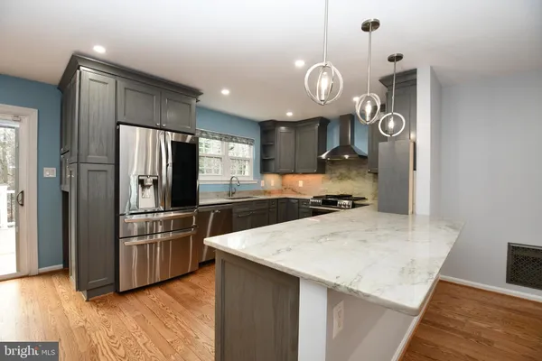 $3,600 | 6031 Lands End Lane, Alexandria, VA 22315
