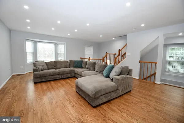 $3,600 | 6031 Lands End Lane, Alexandria, VA 22315
