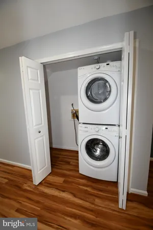 $3,600 | 6031 Lands End Lane, Alexandria, VA 22315