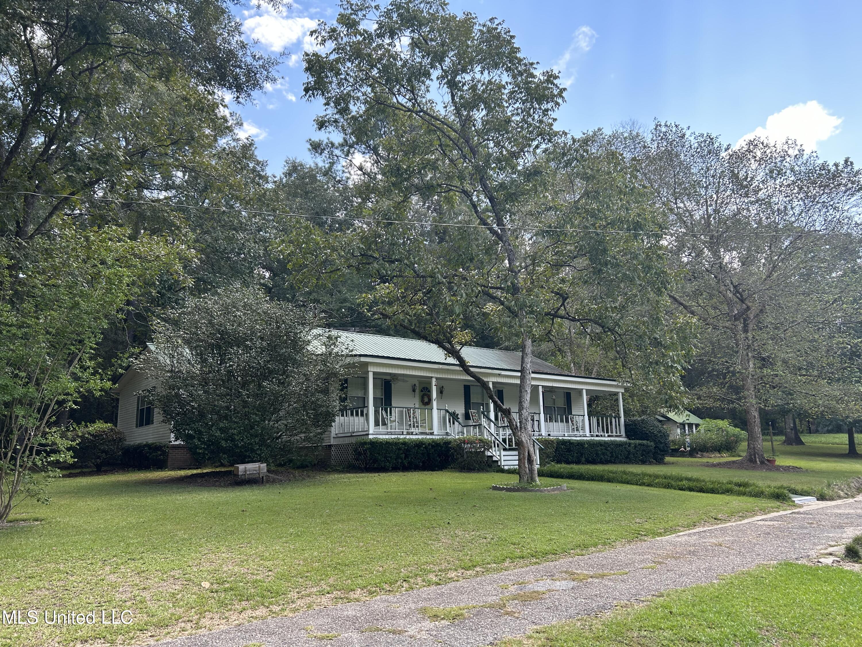 2255 Palestine Road Picayune, MS 39466 - Photo 2 of 27 IMG_3032