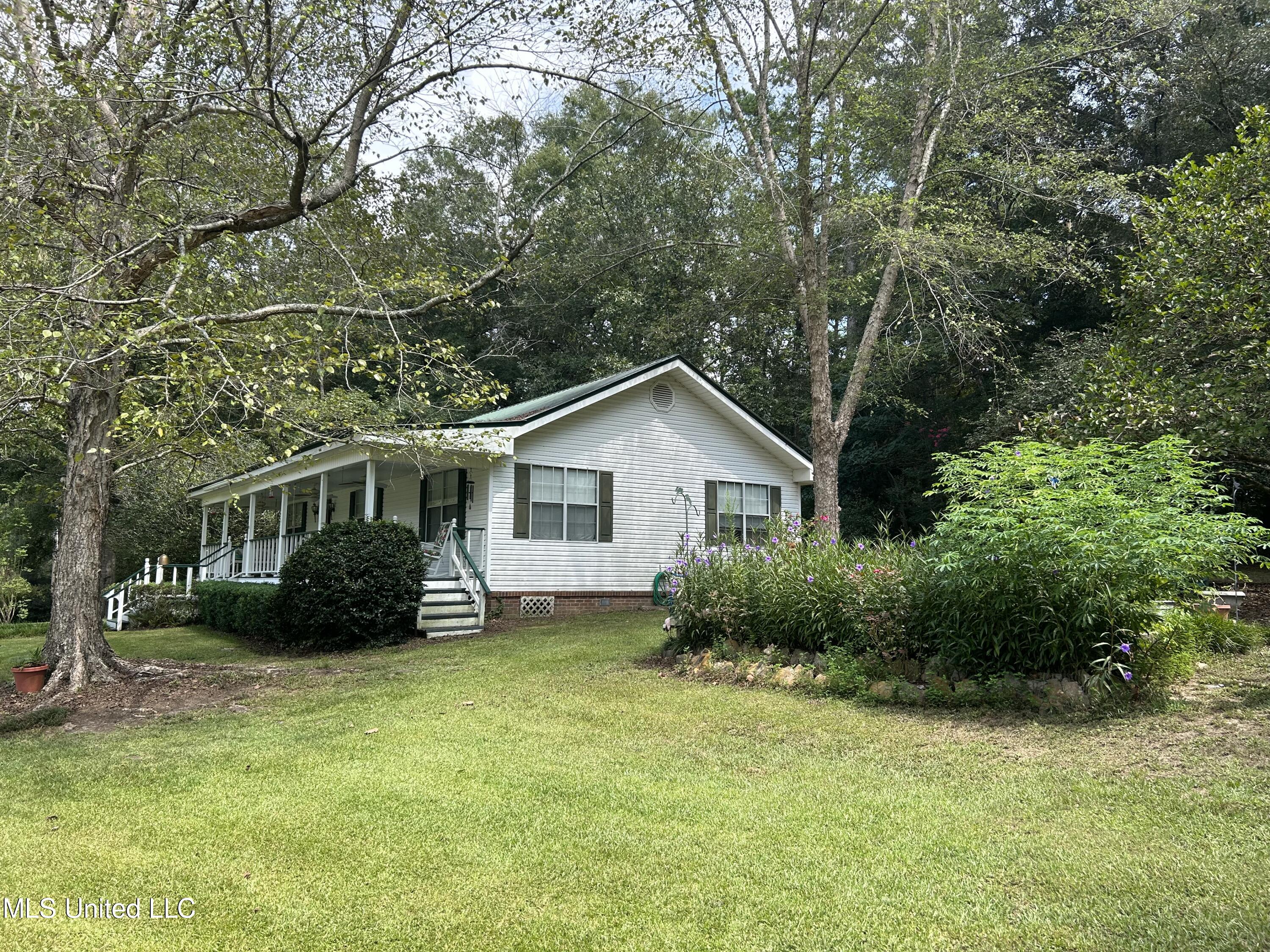 2255 Palestine Road Picayune, MS 39466 - Photo 3 of 27 IMG_3038