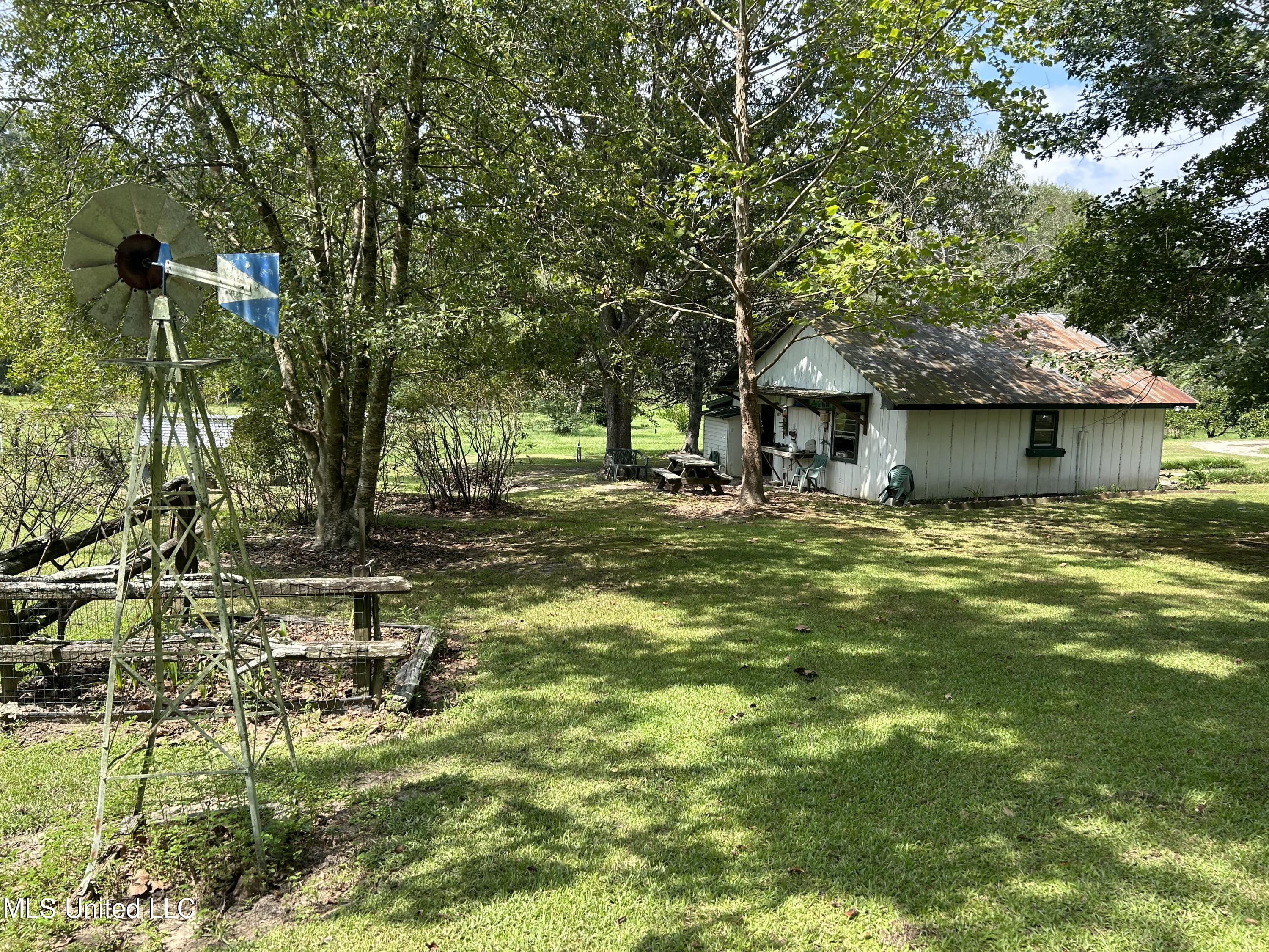 2255 Palestine Road Picayune, MS 39466 - Photo 6 of 27 IMG_3039
