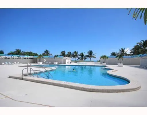 $5,495 | 5255 Collins Avenue, Unit 12F, Miami Beach, FL 33140