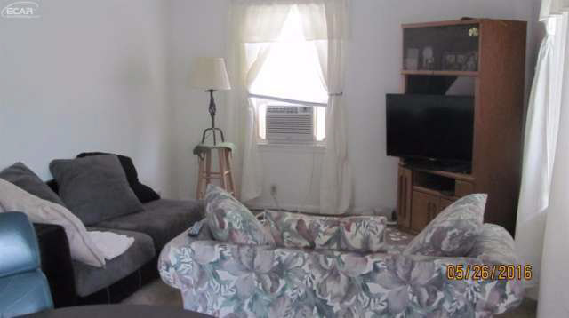 2308 Miller Road Flint, MI 48503 - Photo 15 of 18 21176437-14.JPG
