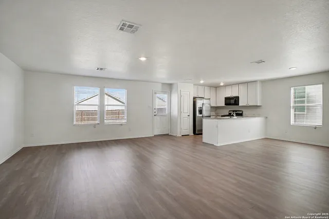 $199,900 | 10515 Varmus Drive, Converse, TX 78109