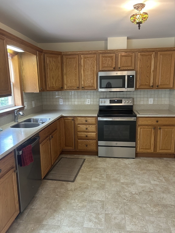 23 Arrowsic Street Worcester, MA 01606 - Photo 21 of 33 Gallery Image 21
