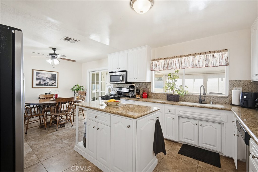 1090 Fourth Street Norco, CA 92860 - Photo 4 of 21