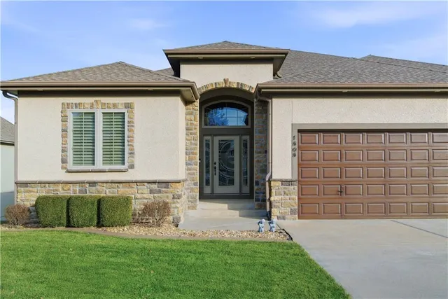 $684,900 | 1808 Northeast Parks Summit Blvd., Lee's Summit, MO 64064