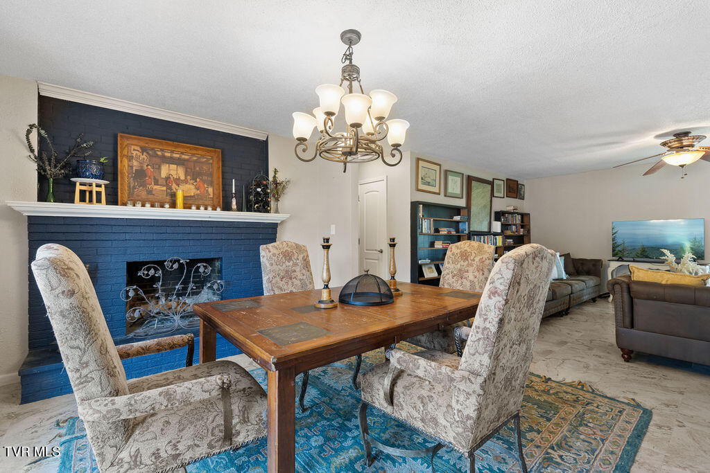 2040 Warrensburg Road Greeneville, TN 37743 - Photo 11 of 39 Dining
