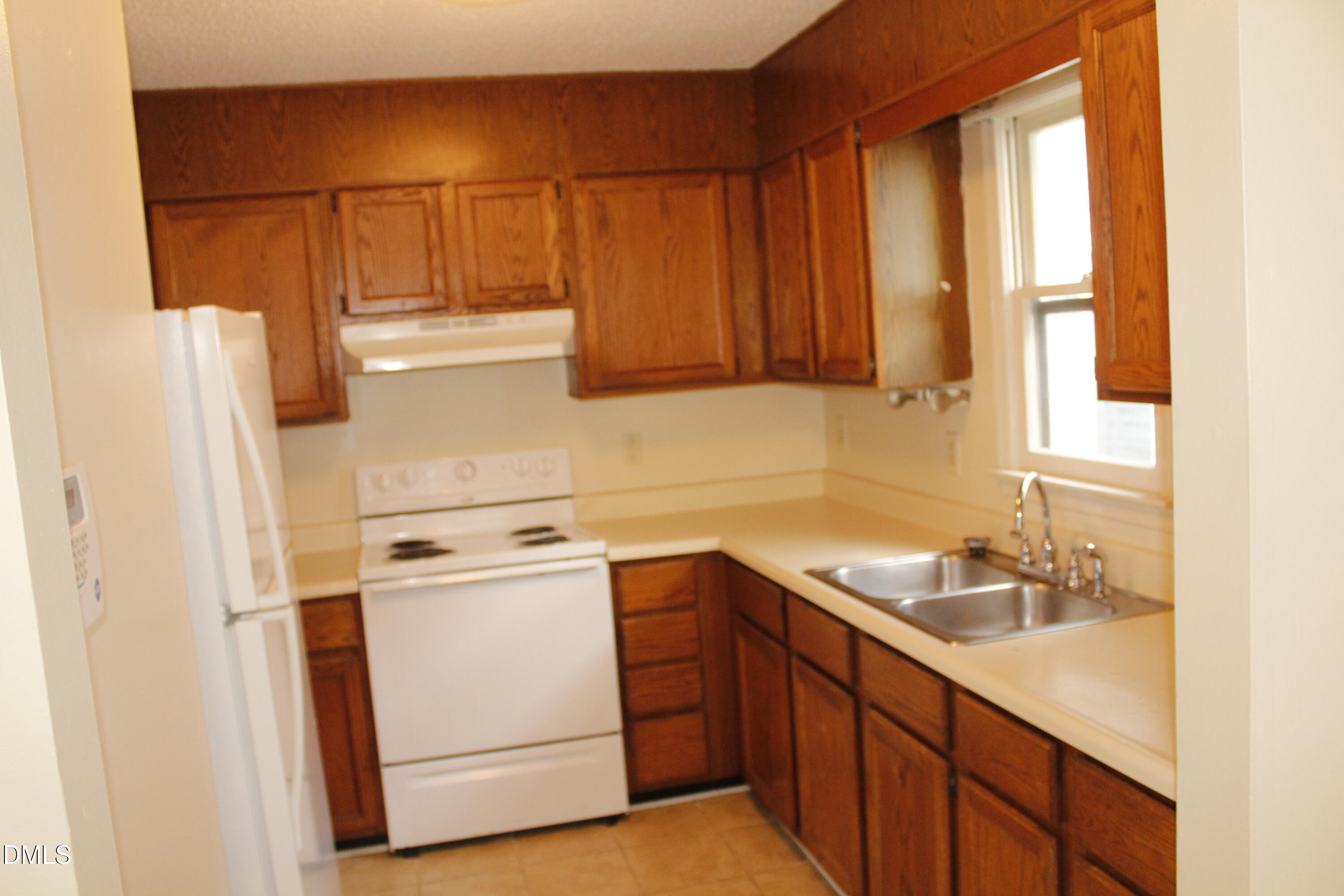 310 South East Street Raleigh, NC 27601 - Photo 6 of 12 Kitchen
