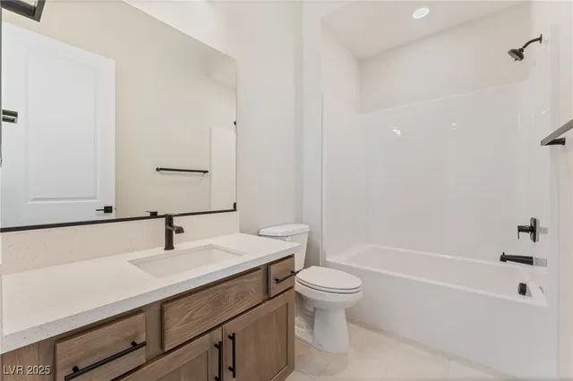 $874,990 | 6324 Zephyr Peak Court, Las Vegas, NV 89149