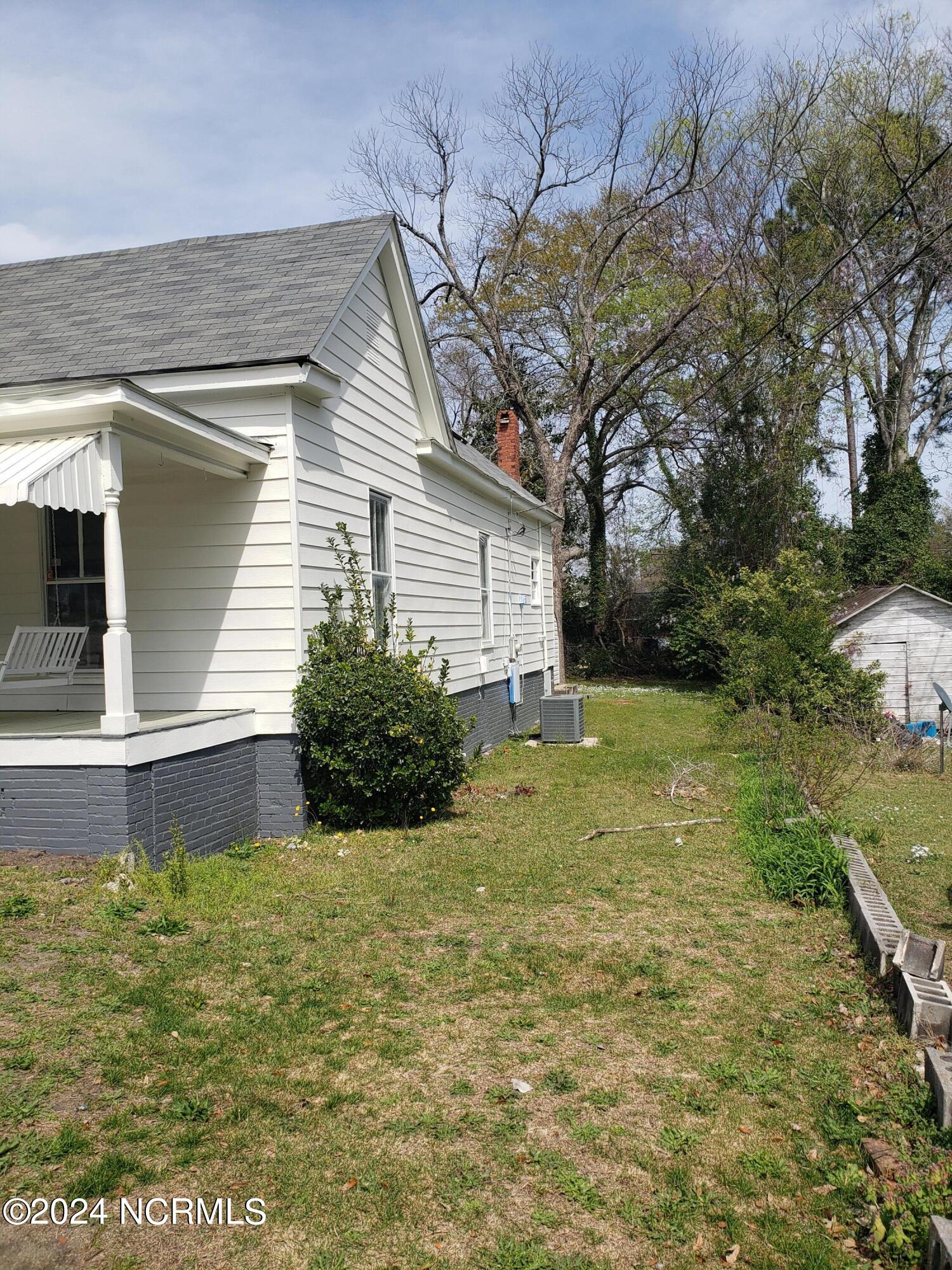 124 Spring Street Hamlet, NC 28345 - Photo 2 of 23 20240325_143754