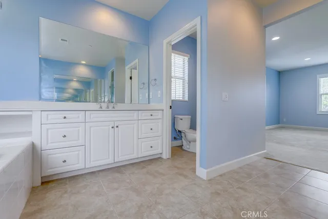 a view of a back yard with plants