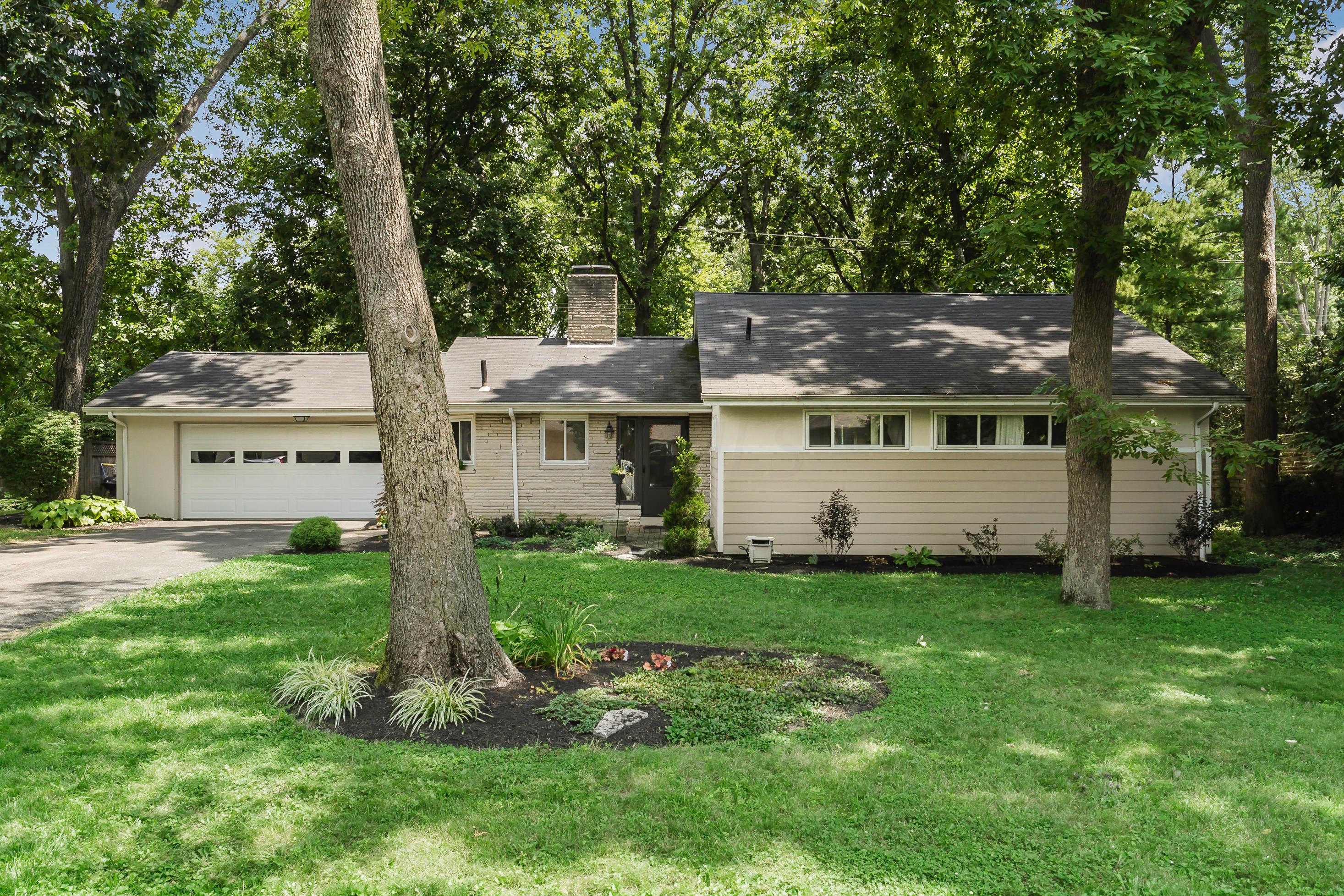 3172 Herrick Road Columbus, OH 43221 - Photo 3 of 33