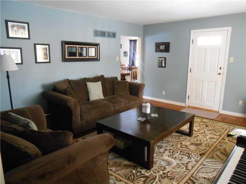994 Marion Road Indiana, PA 15701 - Photo 2 of 15 Living Room.