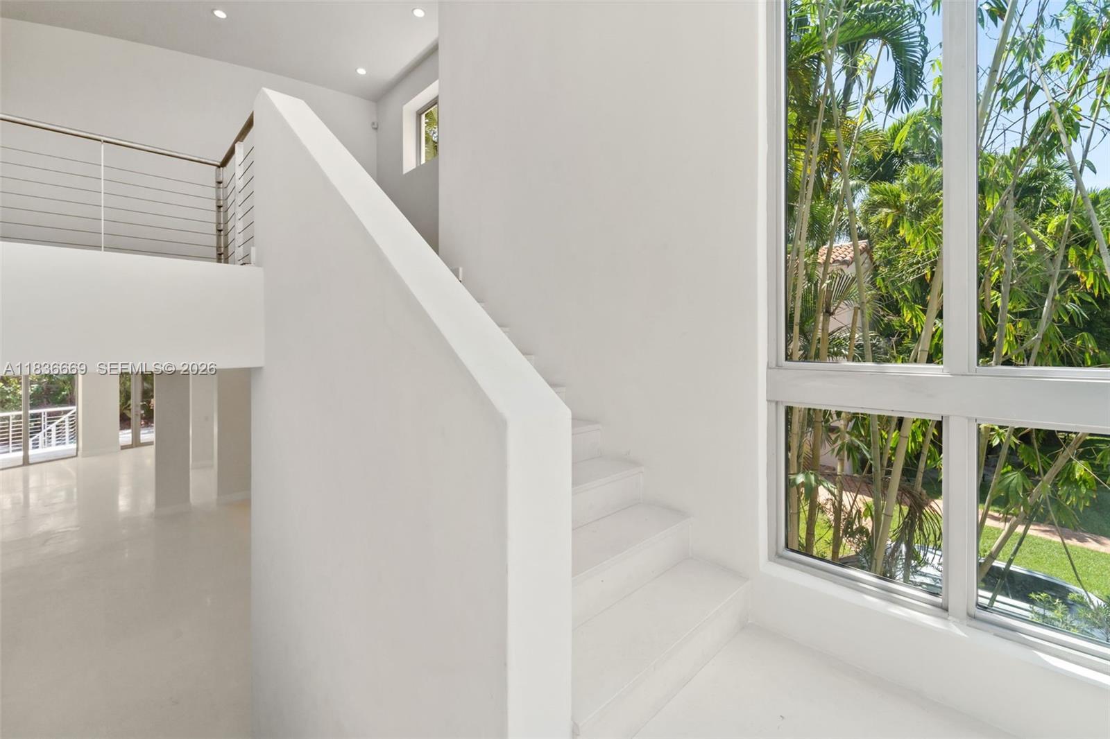 5625 North Bay Road Miami Beach, FL 33140 - Photo 11 of 26 Gallery Image 11