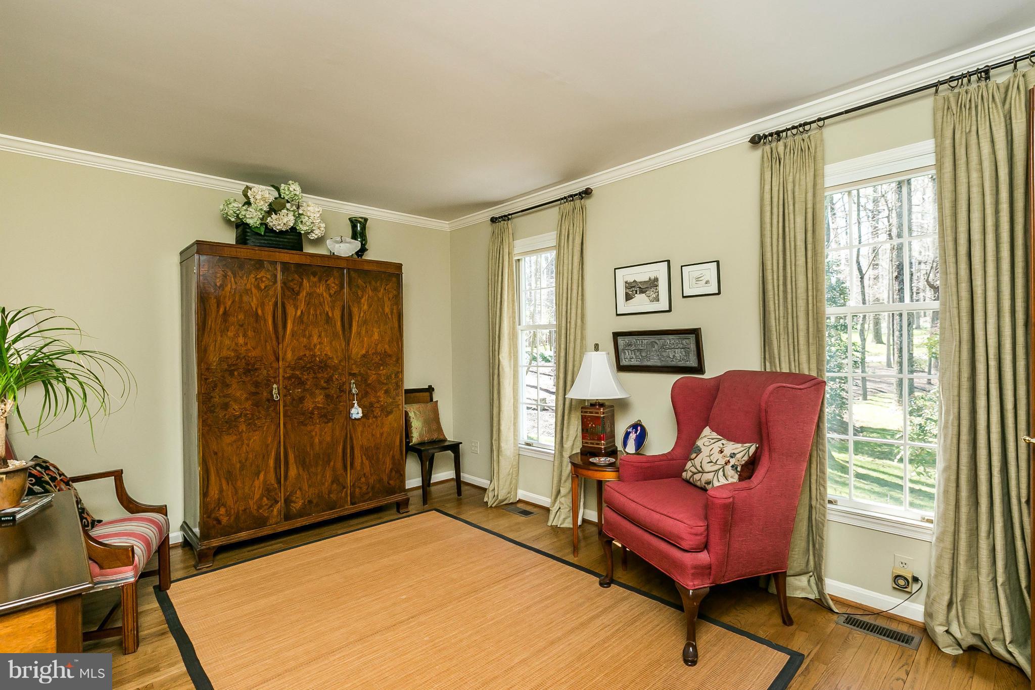 35 Hickory Meadow Road Cockeysville, MD 21030 - Photo 3 of 29 First Floor Office