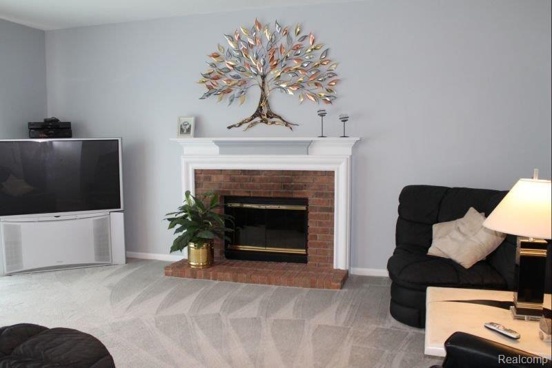 46596 Waddington Road Canton, MI 48187 - Photo 6 of 20 Family Room 1