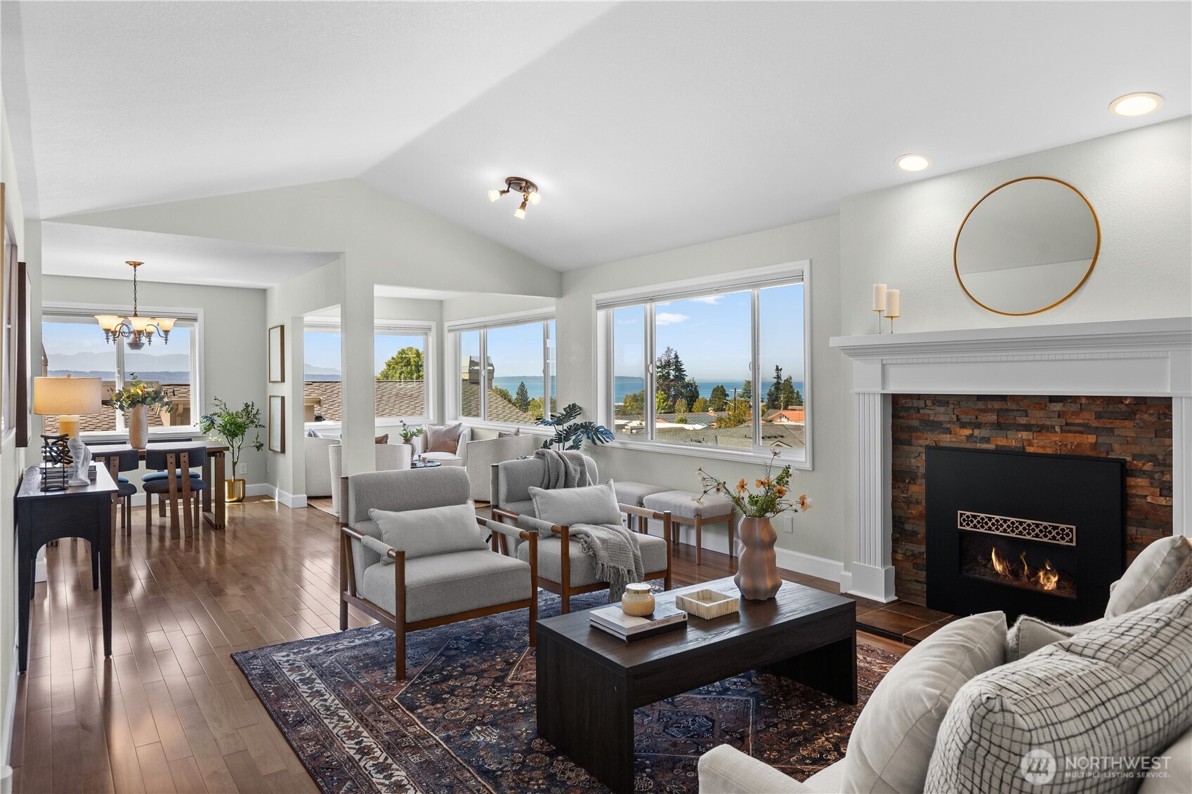 633 Main Street, Unit 202 Edmonds, WA 98020 - Photo 3 of 37 Gallery Image 3