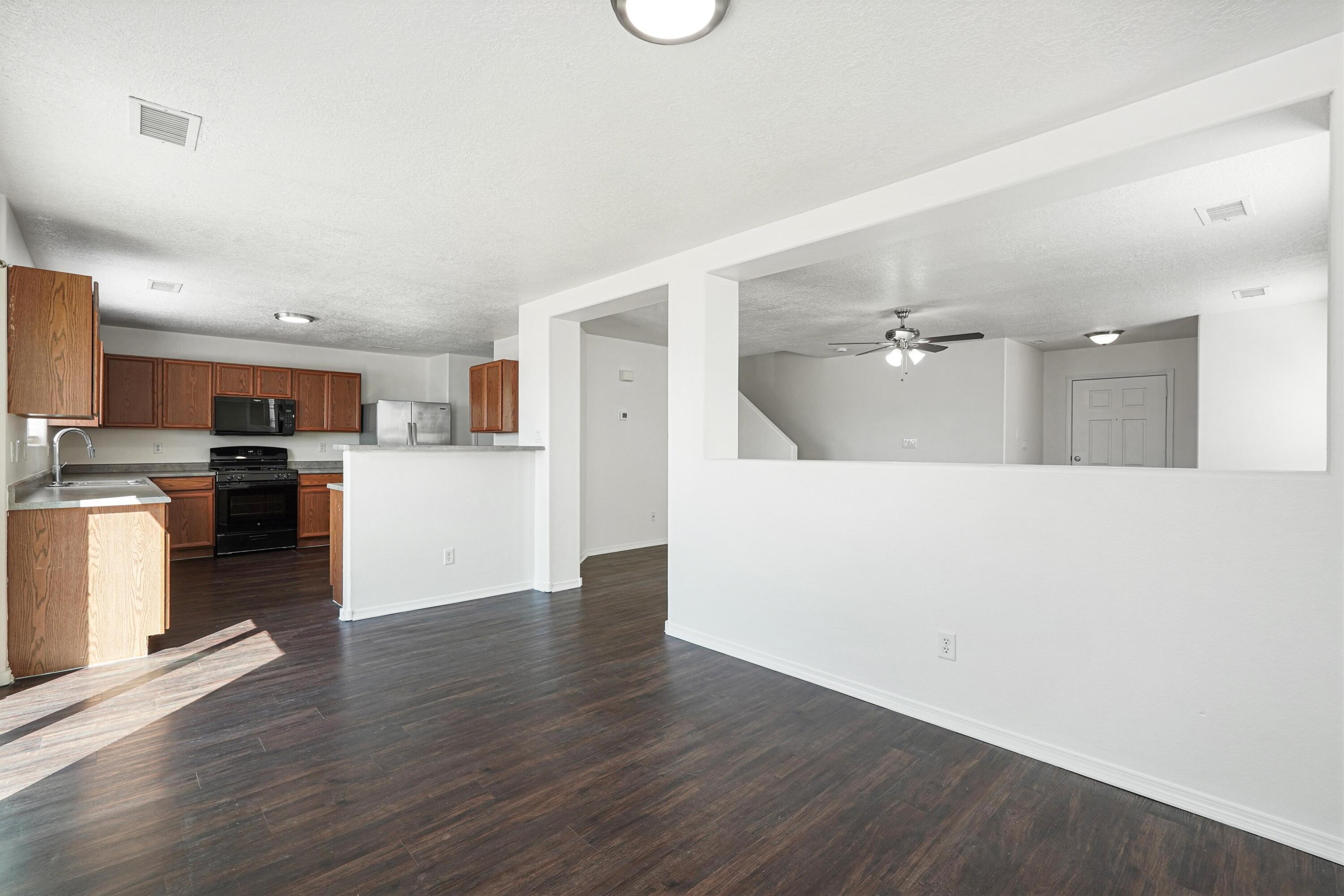 5205 Caprock Drive Northeast Rio Rancho, NM 87144 - Photo 7 of 36 Gallery Image 7