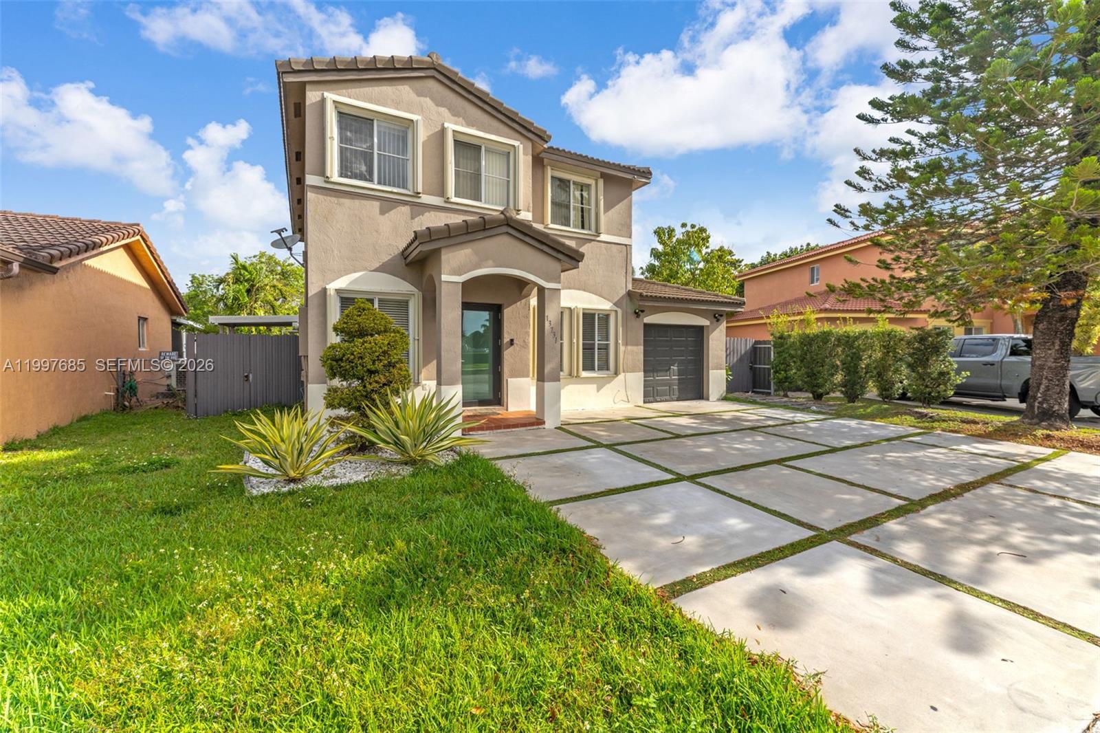 13731 Southwest 173rd Terrace Miami, FL 33177 - Photo 3 of 34