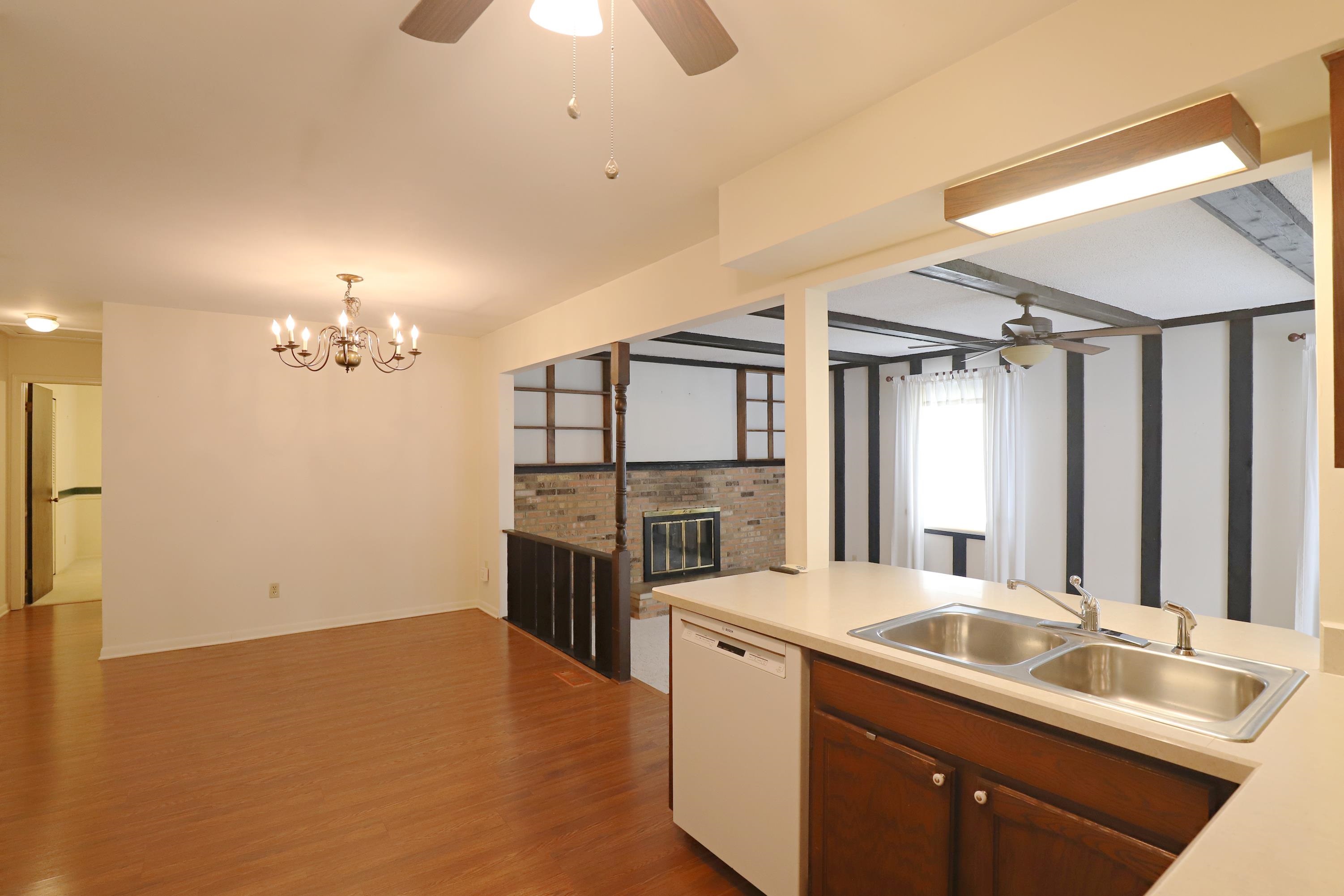 5492 River Ridge Drive Flushing, MI 48433 - Photo 15 of 39 50157094-c2e2b512-1a6d-495c-991e-c74238312ca4.JPG