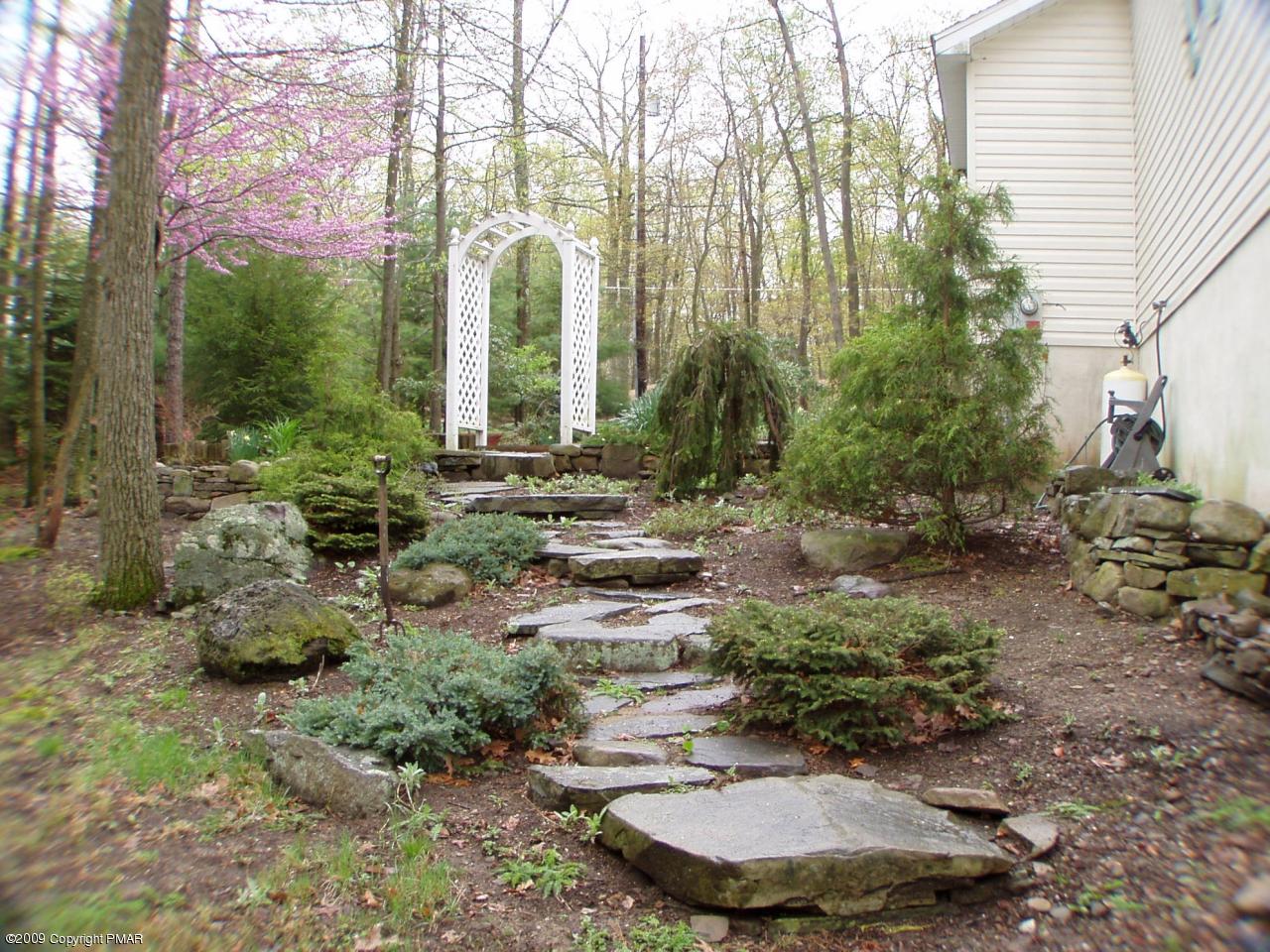 Devil's Hole Road Cresco, PA 18326 - Photo 5 of 27 a view of a couches in backyard of house