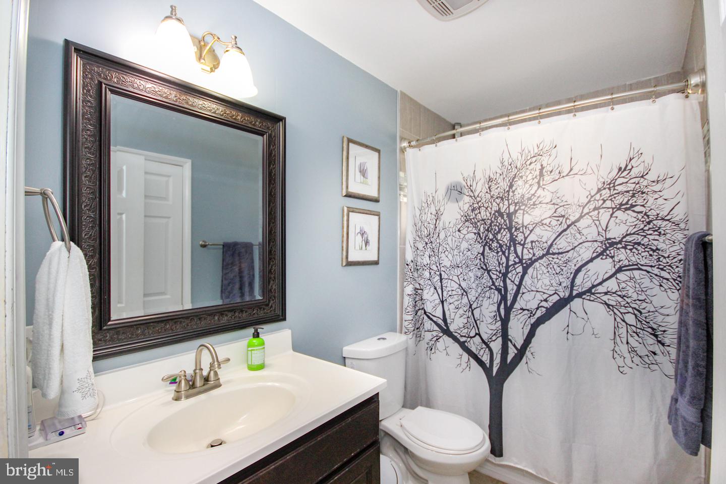 407 Blakeley Road Wallingford, PA 19086 - Photo 9 of 23