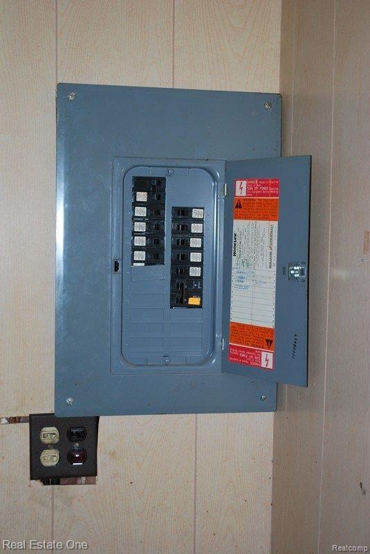 21725 Rausch Avenue Eastpointe, MI 48021 - Photo 22 of 25 Circuit Breakers