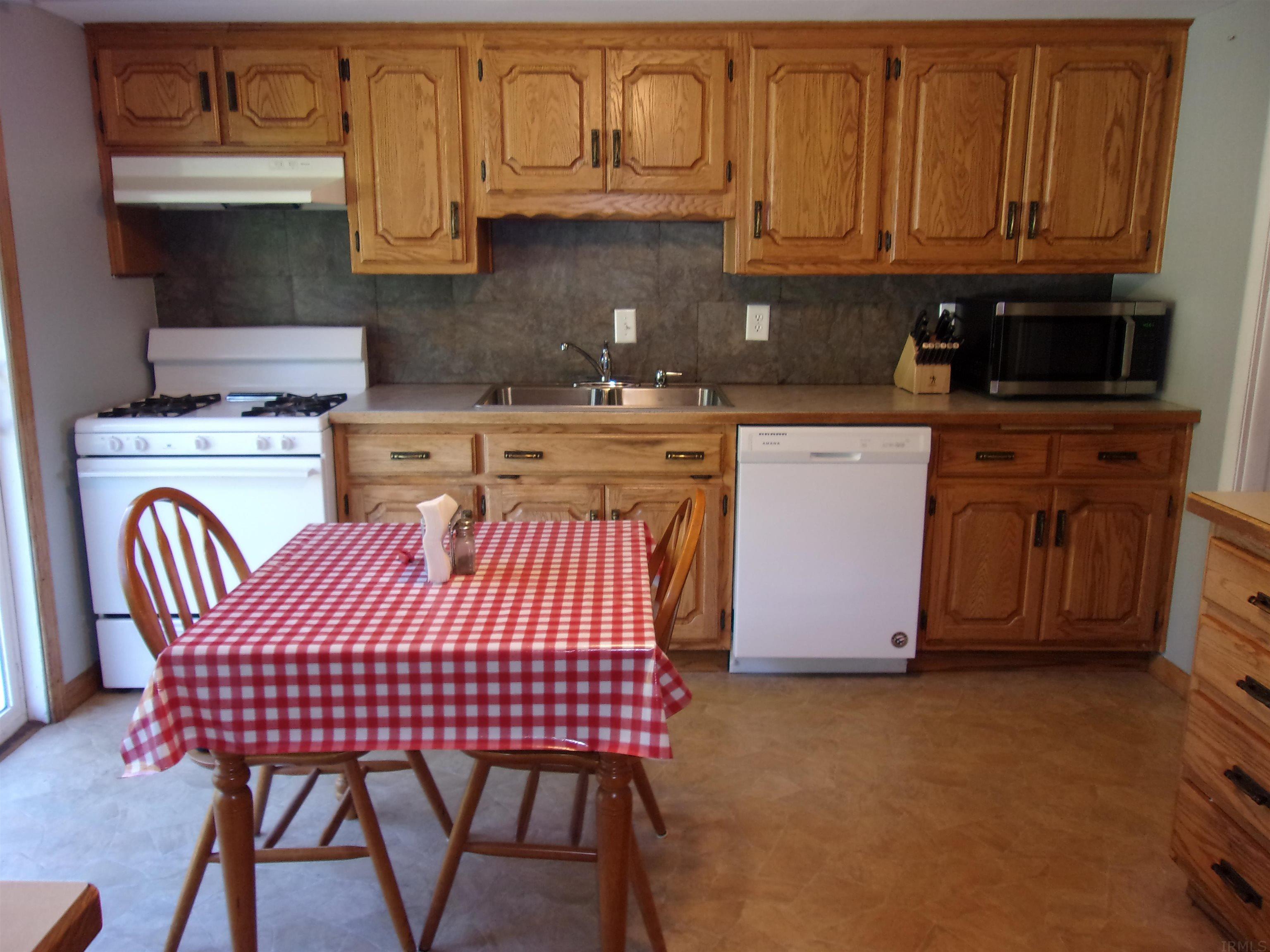53610 Quince Road South Bend, IN 46628 - Photo 3 of 19 Gallery Image 3