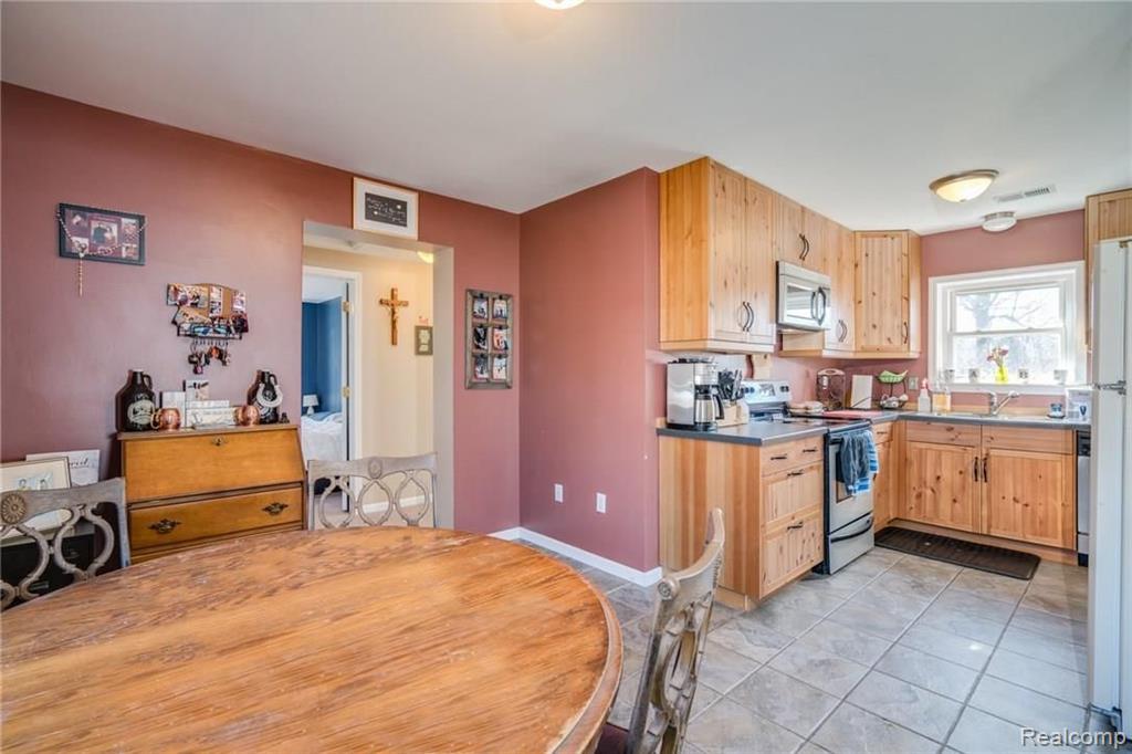 34950 24 Mile Road New Baltimore, MI 48047 - Photo 9 of 23