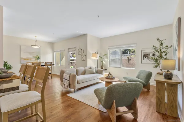 $829,000 | 687 South Coast Highway 101, Unit 206, Encinitas, CA 92024