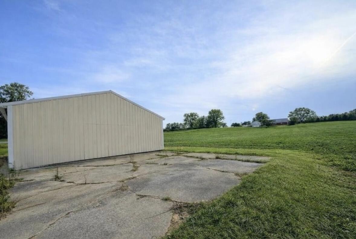 15774 Townline Road Buchanan, MI 49107 - Photo 4 of 14 Side of Pole Barn