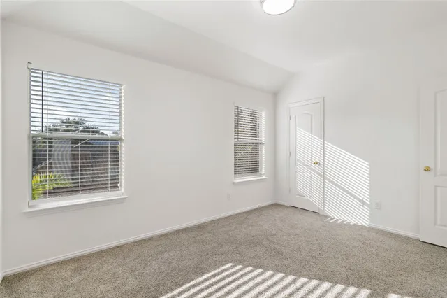 $2,700 | 3326 Lakeway Lane, Pearland, TX 77584