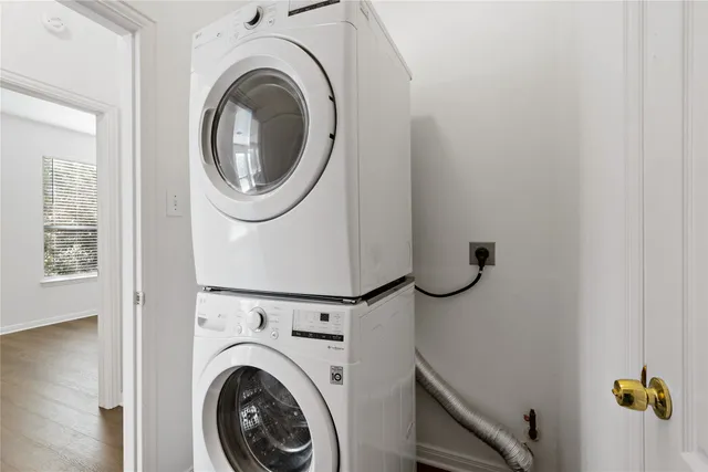 $2,700 | 3326 Lakeway Lane, Pearland, TX 77584