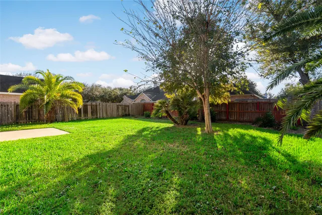 $2,700 | 3326 Lakeway Lane, Pearland, TX 77584