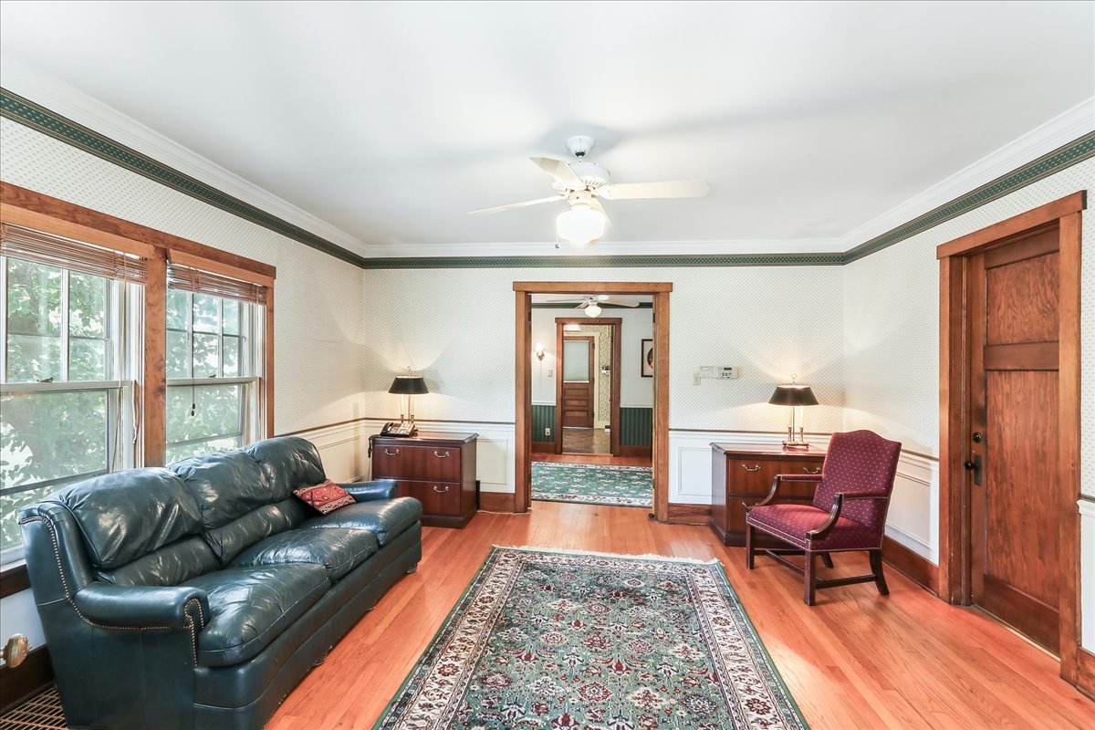 124 Harrison Street Barrington, IL 60010 - Photo 27 of 33 a living room with furniture and a window