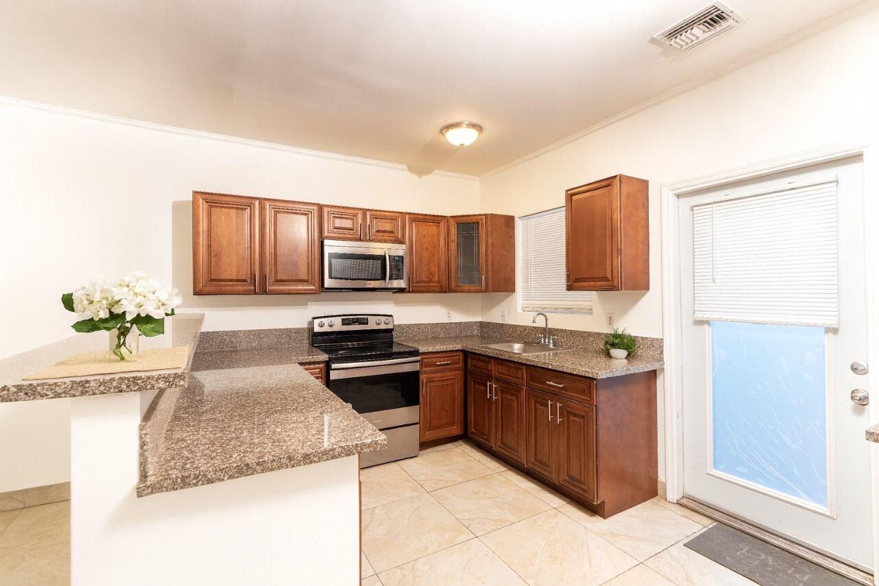 1110 White Street, Unit 1 Key West, FL 33040 - Photo 6 of 8 f72b6e1c-065b-45ef-924f-815df5731628
