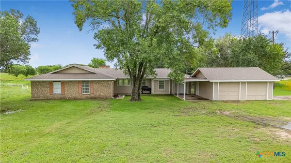 $415,000 | 2631 Benbow Road, Inez, TX 77968