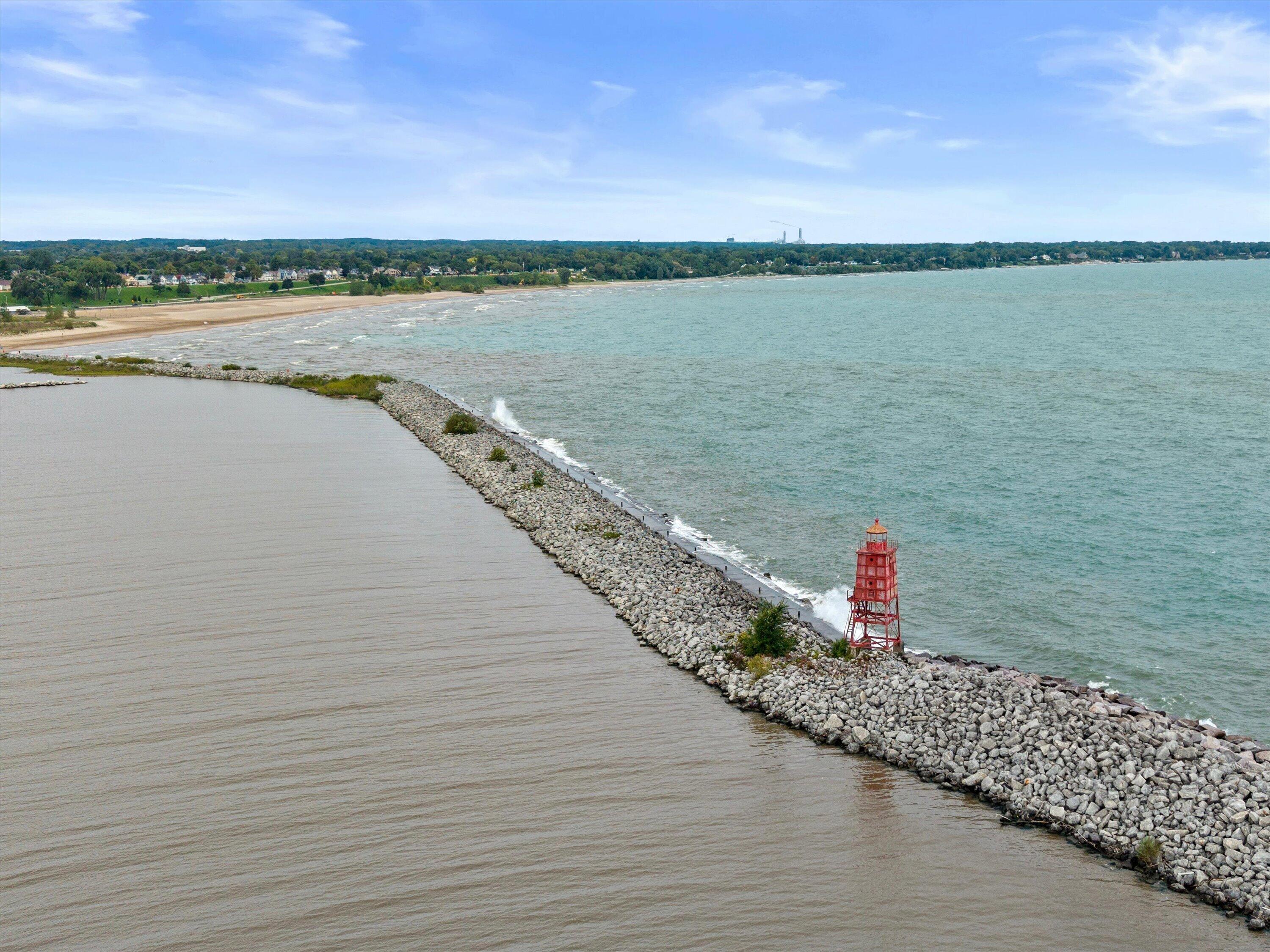 333 Lake Avenue, Unit 807 Racine, WI 53403 - Photo 43 of 57 Along the Marina